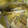 Uhapšen falsifikator u Beogradu: Kupio ajfon sa falsifikovanim novcem, policija ga uhapsila