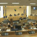 Sjednica Doma naroda Parlamenta FBiH otkazana radi zmije