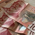 Prosečna plata u Kragujevcu u junu iznosila 102.282 dinara