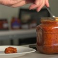 Evo kako da sačuvate ajvar od buđi