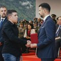 "Život dat u službi države nosi posebnu težinu": Milatović posthumno odlikovao vojnika Božovića koji je stradao u požarima…