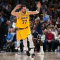 (VIDEO)Jokić gledao kako ga Dončić prestiže, tripl-dabl u Denveru