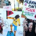 'Revolucija flamingosa' u Albaniji: Masovni protesti zbog projekta povezanim sa Trampovim zetom