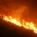 Veliki požar blizu Pariza: Gori šuma, građani evakuisani iz kuća; avioni, helikopteri i čak 400 vatrogasaca se bori sa…