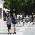 Sutra počinje podela 30.000 vaučera penzionerima