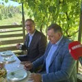 Predsednik Vučić posetio selo Vodice kod Šipova: posetio porodicu Darka Ilića, koji ima petoro dece i jedno unuče