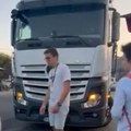 Šleperom sa natpisom naprednjaka „Srbija pobeđuje“ na studentski štand: Šta se dogodilo u Kupinovu i kako je student stao…