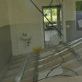 Škola u Saranovu u čijoj se učionici u aprilu 2025. srušio plafon i ovog 1. septembra zatvorena za đake