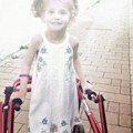 Mala Jana (5) sanja da hoda samostalno. Sada joj se ukazala prilika za operaciju u Americi – pomozimo joj.
