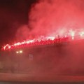 VIDEO Naprednjaci se popeli na Nišku tvrđavu posle dočeka studenata: Vređali građane, pa bakljadom "proslavili" kraj skupa