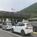 Putevi Srbije: Na prelazima Gradina i Preševo automobili čekaju sat vremena da izađu iz Srbije