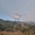 Požar u Hrvatskoj: Dim prekrio nebo, kanaderi i brojni vatrogasci na terenu (video)