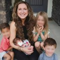Usvojila troje dece, pa zbog crva sumnje uradila DNK test, kad su stigli rezultati zanemela je od šoka