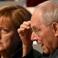 Ангела Меркел се емотивним речима опростила од Шојблеа