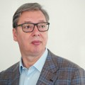 Vučić: Opozicija tvituje 10 sekundi dnevno i očekuje da im narod ukaže poverenje