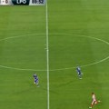 Igraš u Zvezdi i u ovoj situaciji loptu pošalješ – levo!?