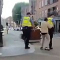 Terorista napao policajca uz povike "Allahu Akbar": Horor u Dablinu, napdač priznao više krivičnih dela (Video)