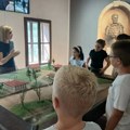 Deca kroz program „Leto u gradu“ upoznala kulturno blago u Narodnom muzeju Šumadije
