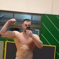 Skinuo se i pokazao mišiće, a ženama pale vilice! Bivši rijaliti učesnik grmi kako izgleda posle raskida, objavio sliku sa…