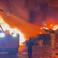 Snimci ogromnog požara u fabrici u Hrvatskoj: Vatrogasci se bore sa stihijom, oglasile se sirene
