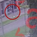 Pogledajte kako je pedofil pobegao iz suda u Banjaluci: Nadzorne kamere sve snimile! Vrebao priliku, pa gurnuo policajku…