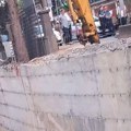 Klizište na gradilištu na Zvezdari: Stanari Preševske ulice strahuju za bezbednost nakon što se tlo urušilo, u blizini i…