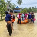 Klizišta i poplave u Indoneziji: Najmanje 15 osoba poginulo, odnete desetine kuća, oštećeni putevi