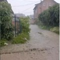 (Видео) Велико невреме у Крагујевцу Река се слива низ улицу