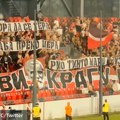 Poruka navijača Radničkog Rio Tintu sa stadiona u Leskovcu