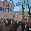 Studenti u protestu ispred suda u Novom Sadu