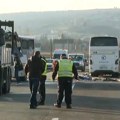 "Žena je od udarca ispala iz autobusa": Očevidac teške nesreće kod Umke: "Ta deonica je rizična, vreme je da se postave…