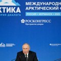 Putin naložio vladi da pripremi pedloge za razvoj turističkih klastera na Arktiku