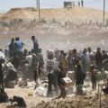 „Потпуни ратни злочин“: Израелци пуцали на људе који су ишли по помоћ, убијено најмање 30 Палестинаца