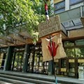 Skup podrške mladiću koji je juče uhapšen zbog navodnog napada na Kobre, u nedelju ujutru kod suda