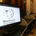 Zašto sve manje ljudi posećuje Vikipediju: Odgovor krije AI i društvene mreže