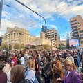 Blokirana raskrsnica kod Vlade Srbije tokom skupa za usvajanje zakona roditelj-negovatelj