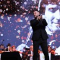Estrada se sjatila na koncert u čast Tomi Zdravkoviću! Kaća Živković digla sve na noge, a tu su i oni: Udovica i ćerka grcale…