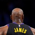 Lebron Džejms još nije doneo odluku o svojoj budućnosti