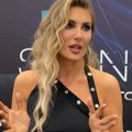 Godinama se nagađalo, a sada je sve otkrila: Senidah stavila tačku na priče o poreklu