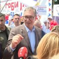Vučić stigao u Lapovo gde će razgovarati sa građanima