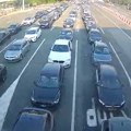 Naoružajte se strpljenjem! Na izlazu iz Srbije čeka se satima Formirane kolone vozila: Oglasio se AMSS