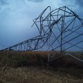 Zbog pada tri stuba dalekovoda, 11.000 potrošača u Šidu bez struje; Nevreme pogodilo i staropazovačku i inđijsku opštinu