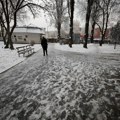 Zima udara jako: RHMZ najavio padavine u 3 dela Srbije, očekuje se i do 10 cm snega – uključen i meteoalarm