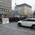 Nasilno probijanje blokada: Policija hapsi, ali ne obezbeđuje