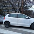 "Zebra je za pešaka, a ne: Ludaka!" u Beogradu osvanula užasna poruka preko belog automobila, a građani oduševljeni…