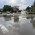 МУП послао СМС упозорење: Ризик од олује са кишом, градом и снажним налетима ветра