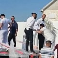 Svadba koja je Srbiju bacila u trans Haos u Obrenovcu, gosti stigli kamionom, a poklon za mladence zapalio mreže! (video)
