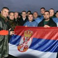 Heroji sa KiM prešli 190 kilometara i stigli u Lazarevac! Petković im priredio svečani doček uz pogaču, so i bakljadu