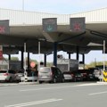 Automobili na Batrovcima na izlazu iz Srbije čekaju sat vremena
