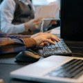​Zaposleni u Meti imaju pravo na samo pola sata privatnosti na računaru